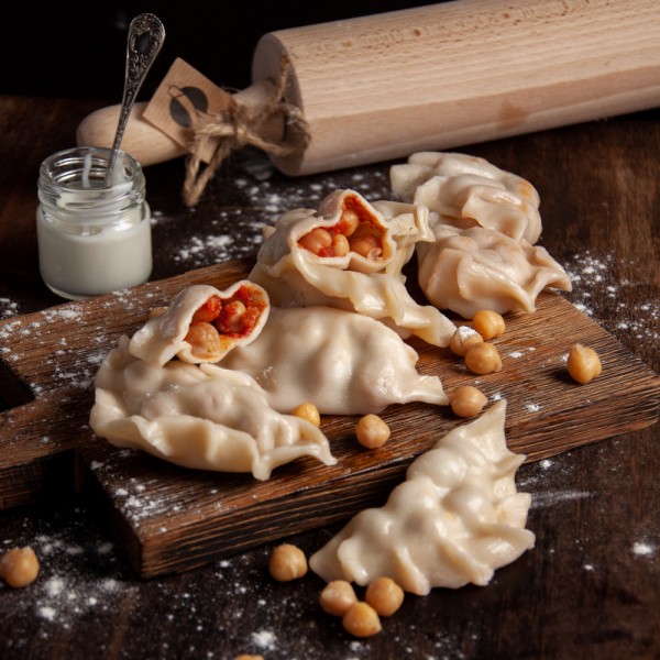 Pierogi z cieciorką i suszonymi pomidorami - wegańskie