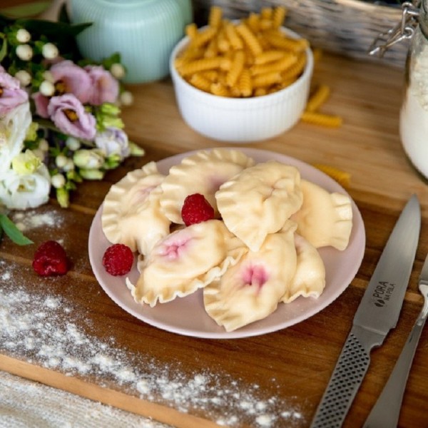 Pierogi z serem i malinami