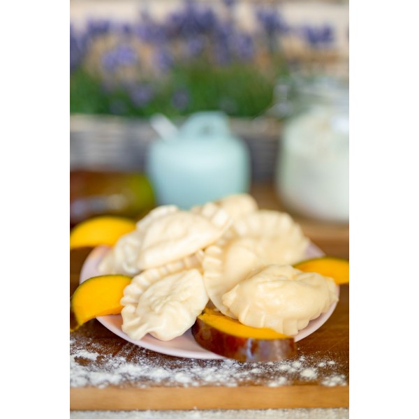 Pierogi z serem i mango