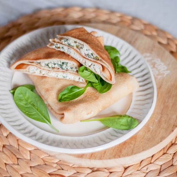 Naleśniki z serem twarogowym i szpinakiem