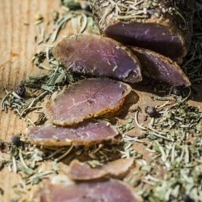 Polędwiczka dojrzewająca w pończosze