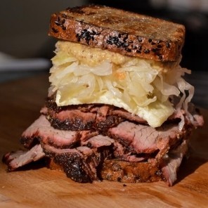 Nowojorski klasyk: jak zrobić kanapkę Ruben?